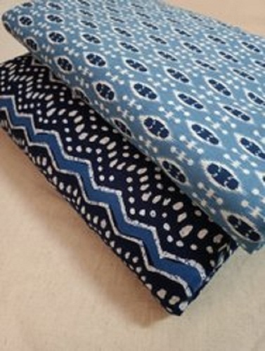 नीला और स्काई ब्लू डिज़ाइनर सूट ड्राई क्लीनिंग वॉशेबल गर्मियों के मौसम में आरामदायक सजावट सामग्री: बीड्स