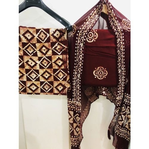 ब्राउन रंग का भूरा और डिज़ाइनर सूट ड्राई क्लीनिंग, प्रिंटेड वर्क द्वारा बनाया गया वॉशेबल और गर्मियों के मौसम में आरामदायक