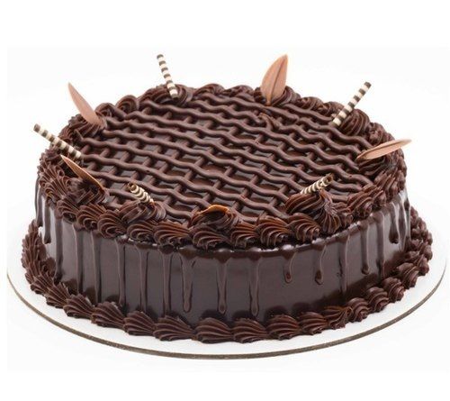 Hygienic Prepared Sweet And Delicious Taste Round Creamy Chocolate Cake