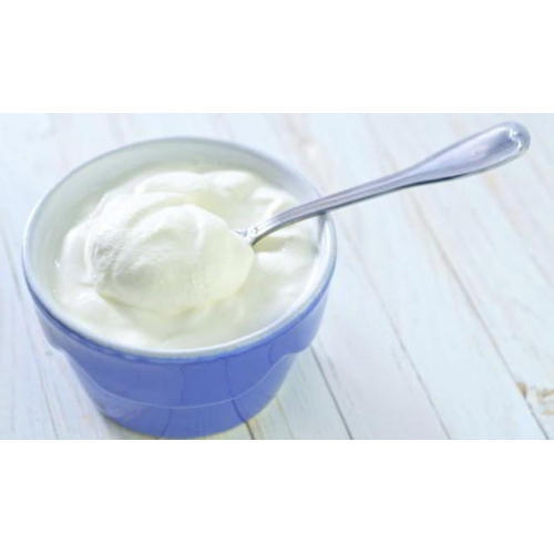 White Colour Raw Curd With 2 Days Shelf Life and Rich in Protein, Calcium