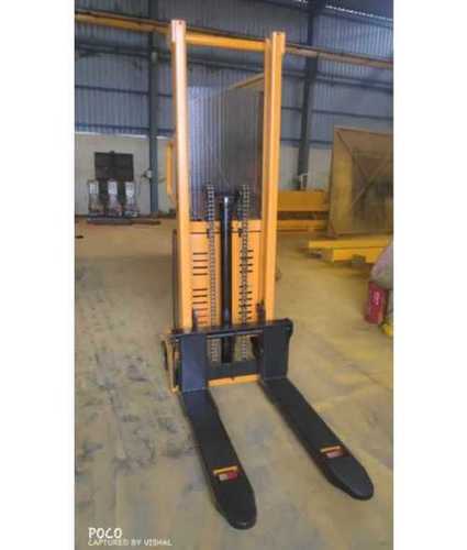 100 KG Capacity Manual Stacker, 1600MM Lifting Height