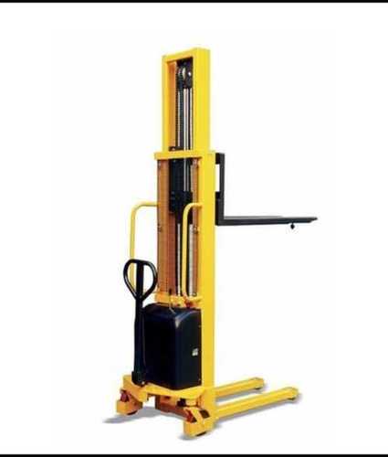 1500 KG Capacity Semi Autoamtic Battery Operated Pallet Stacker