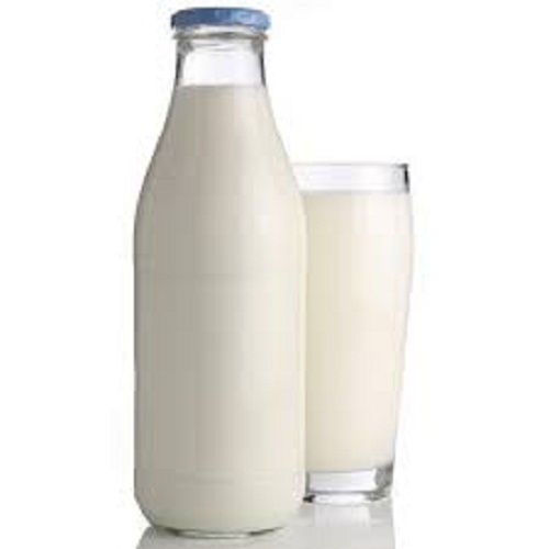 अत्यधिक पोषक तत्वों से भरपूर प्राकृतिक और ऑर्गेनिक 100% ताज़ा सफेद बकरी का दूध 