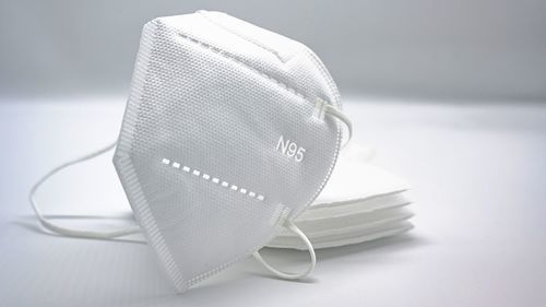 White Super G 5 Layers Spunbond Reusable N95 Face Mask For Personal & Medical Use