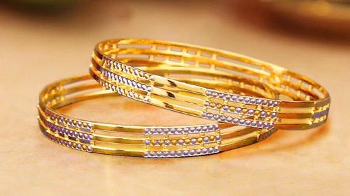 Gold Bangles For Party And Wedding Wear(Attractive Designs, Shiny Look) Gender: Women