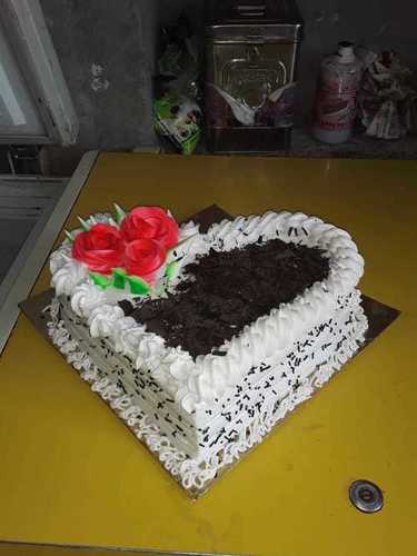 Black Currant Drizzle Cake - Cakebuzz