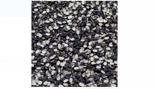 100% Natural And Organic Black Color Split Urad Dal For Cooking, Rich In Taste