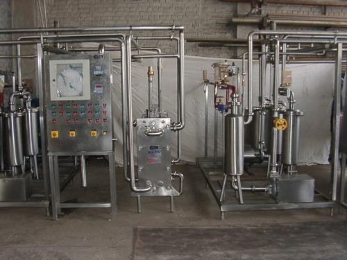 Silver Stainless Steel Body Mini Milk Plant With 3000 To 1000 Liter Per Hours Processing