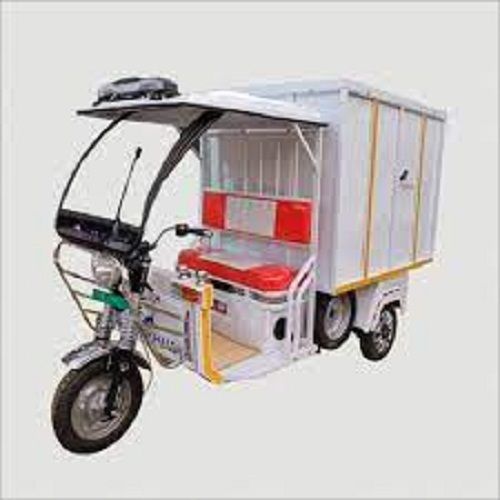 Three Wheeler White And Black Khalsa Battery Operated E Rickshaw Loader