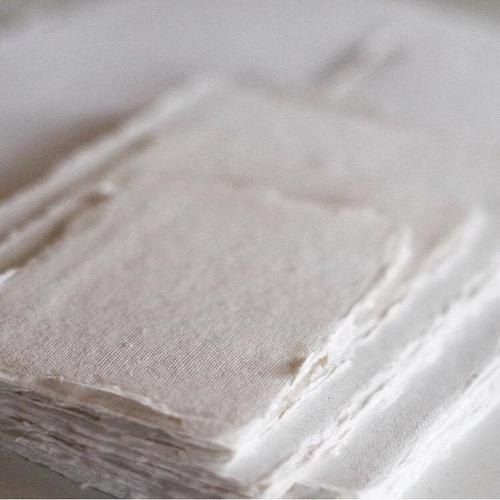 Eco Friendly Lightweight And Handmade White Cotton Rag Pulp Sheet For Multipurpose Use
