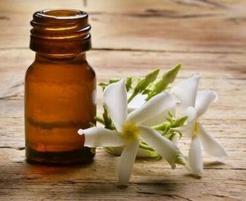 Pure And Natural Exotic Jasmine Essential Oil