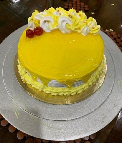 100% Pure Fresh Sweet Pineapple Flavored Round Eggless Birthday Cake