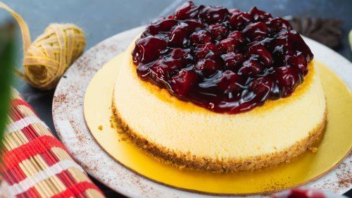 Cheery Round New Dark Cherry Cheese Cake, For Birthday Parties Additional Ingredient: Cream