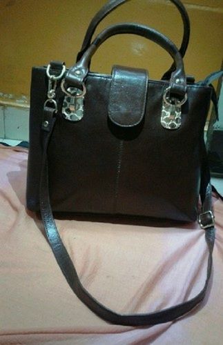 Womens Fashionable And Beautiful Casual Black Shoulder Bag With Zipper Closure Design: No