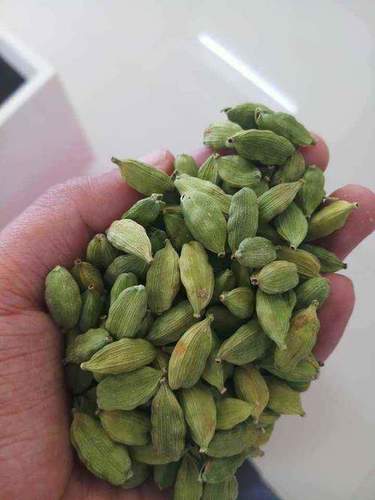 Naturally Grown, Sorted, Graded and High Quality Dried Green Cardamom with Numerous Health Benefits