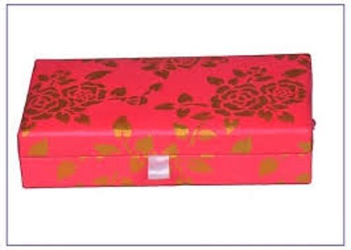 Robust Design Eye Catching Look Floral Design Rectangular Glossy Fine Jewellery Box