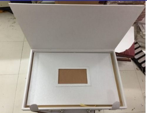  उपहार देने के उद्देश्य के लिए सफेद रंग का प्लेन डिज़ाइन गिफ्ट ज्वेलरी बॉक्स 