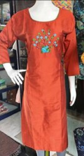 Ladies Casual 3/4th Sleeves Scoop-neck Red Embroidered Silk Long Kurti