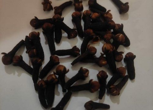 A-Grade 100% Organic And Natural Black Dried Whole Cloves For Cooking