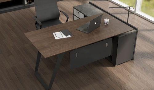 Handmade Eco Friendly Plain Dark Brown Office Table Rust Proof And Durable, Stackable