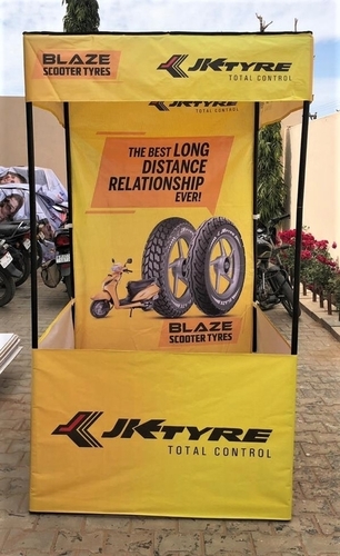 आउटडोर विज्ञापन और पिकनिक के लिए वुड प्रोमोशनल फोल्डिंग कैनवास टेंट