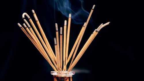 Straight Incense Stick In Light Brown Color For Religious Use, Available In Mogra Fragrance