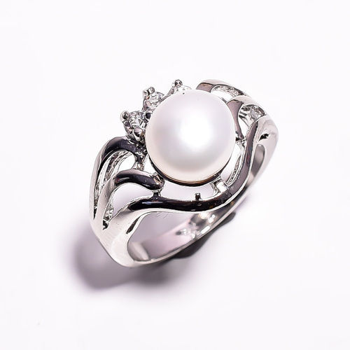 Luxurious And Delicate Design Silver Ring With White Pearl Perfect For Weddings Or Special Events Gender: Unisex