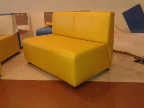 Living Room Soft Comfortable Sofa(attractive Design And High Strength)