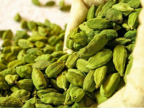 Raw Green Cardamom With Rich In Taste And Hygenic