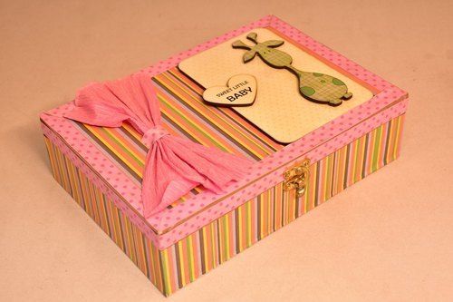 Rectangular Card Board Printed Pink Gift Pack For Special Occasion