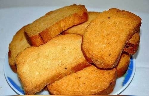 100 Percent Pure And Fresh Baked Dark Brown Suji Rusk Toast Crispy Or Crunchy Fat Contains (%): 5.1 Grams (G)