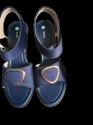 Comfortable And Washable Blue Party Wear Casual Sandals For Girls