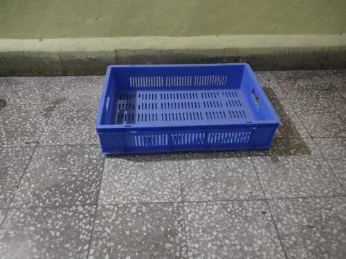 Collar Pallet  Blue Rectangle Storage 50 Bottle Plastic Mesh Crate 685X355X180 Mm For Commercial Uses