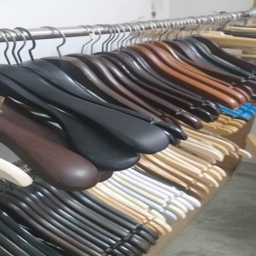 Light Weight And Fine Finish Polypropylene Hanger For Showroom, Home