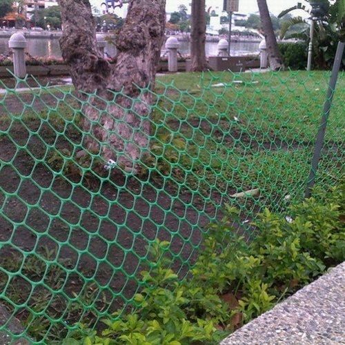 Rectangle Green Color Coated 3mm PVC Fencing Net For Forest Uses