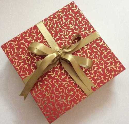 Glossy Lamination Custom Printed Square Gift Packing Cardboard Box Easy To Carry Light Weight And Attractive Design