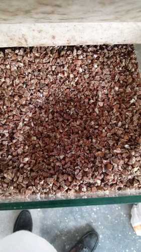 Dried and Cleaned Brown Cut Supari For Pan The Treatment Of Bile Disease