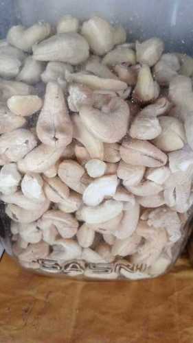 Wholesale Price Export Quality 100% Fresh And Natural Wholes Raw Cashew Nuts Broken (%): 50 %