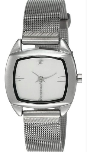 सफ़ेद डायल ग्लास मटीरियल सिल्वर चेन कैज़ुअल फास्टट्रैक शहरी महिलाओं की घड़ी (सफ़ेद)