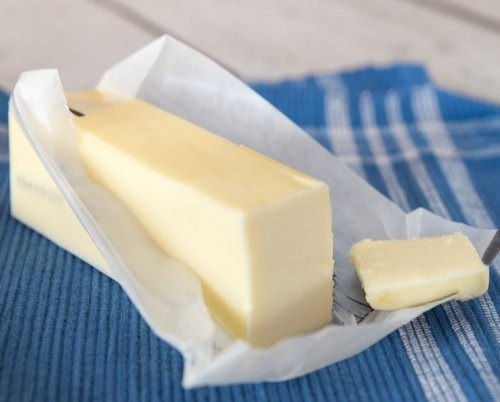  मलाईदार और इसमें खाना पकाने के लिए कम वसा वाला नमकीन ताजा मक्खन शामिल है, मिठाई