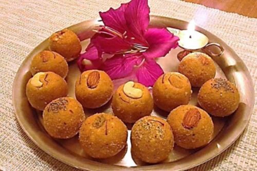 Delicious Taste Yellow Color Homemade Motichoor Besan Laddu For Food, Gifts