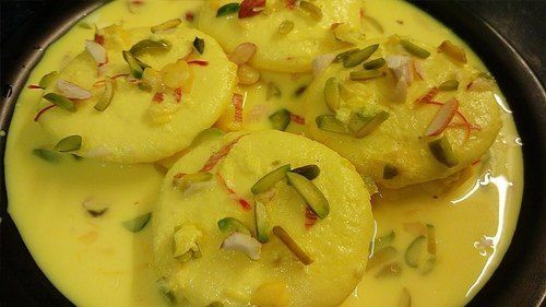 Pure And Fresh Kesar Rasmalai Sweet With Sweet Taste For Food, Gifts  Fat: 20 Percentage ( % )