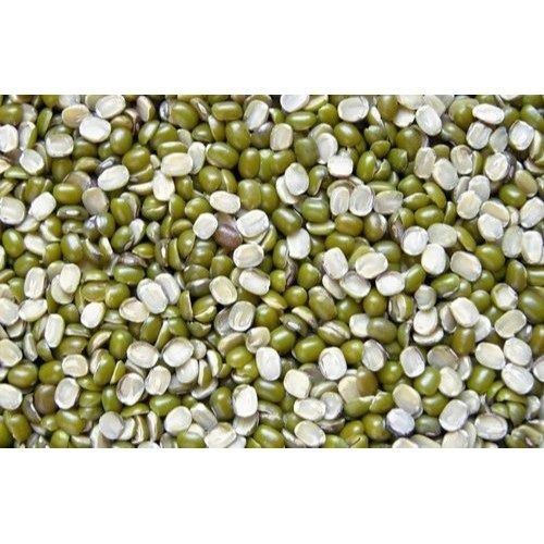 Dried And Cleaned Chilka Moong Dal With High Protein Value, 1 Kg Bag
