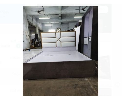 Handmade King Size Stylish Design Brown And White Color Hard Wood Double Bed