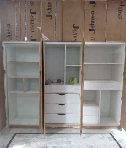 Modular Wardrobe for Home with Modern and Elegant Design and Looks