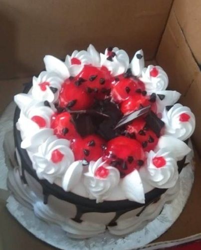 Elegant Look Mouth Watering Sweet Taste With Strawberry Topping Chocolate Cake 