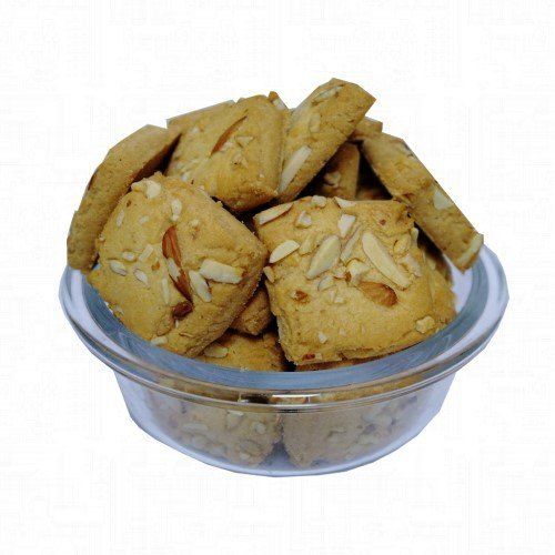 Low-Fat Made With Natural Ingredients, Sweet, Semi Soft Round Shape And Tasty Dry Fruit Biscuit 