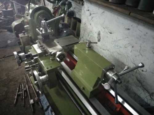 Green Semi Automatic And Electric Heavy Duty Lathe Machine, Horizontal Layout