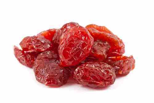  आहार फाइबर और विटामिन सी का अच्छा स्रोत और एक लाल निर्जलित चेरी फल