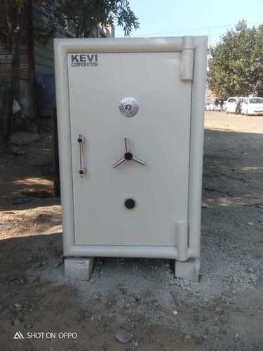 Rectangular Single Door Safety Locker Used In Shop, Banks And Office